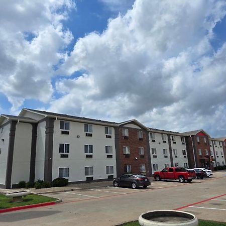 Hotel Super 8 By Wyndham Irving Dfw Airport/South Esterno foto