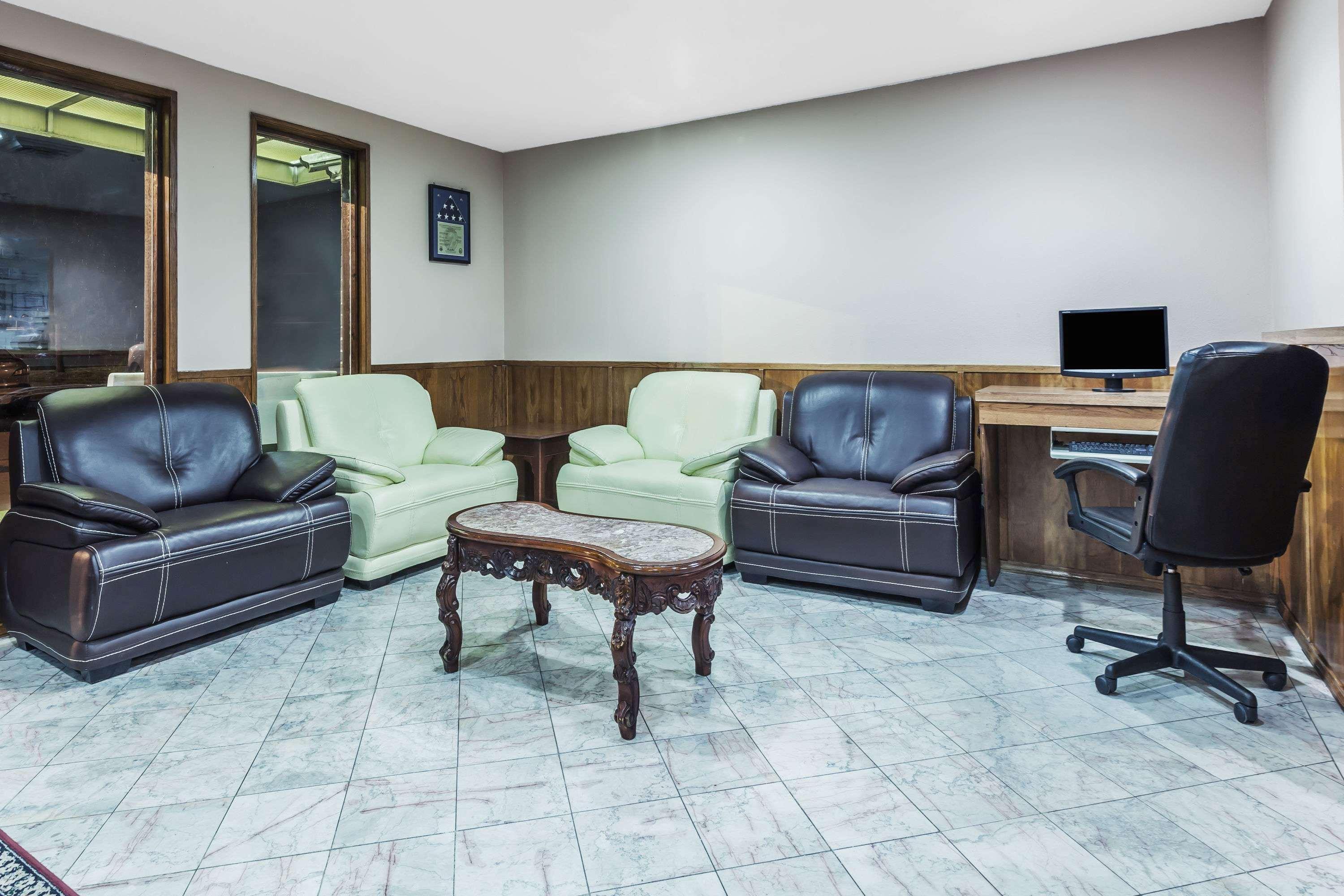 Hotel Super 8 By Wyndham Irving Dfw Airport/South Esterno foto