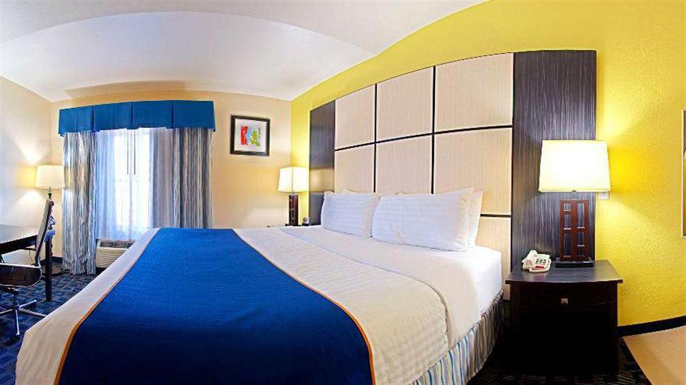 Hotel Super 8 By Wyndham Irving Dfw Airport/South Esterno foto